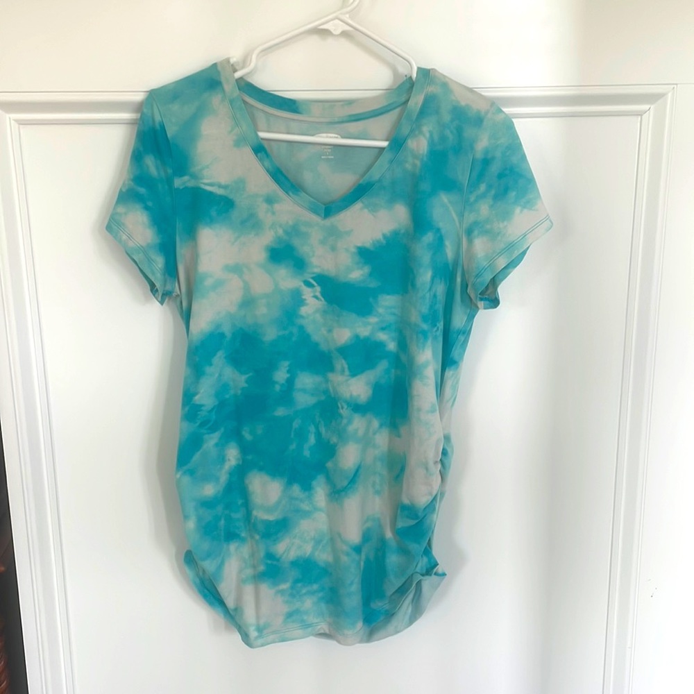 Old Navy Large materniry short sleeve shirt